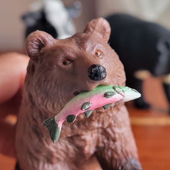 Lot of 3 Sturdy Animal Cow/ Black/Brown Bear Moon Bear WS Grizzly Bear 2005/2017 - Picture 10 of 12